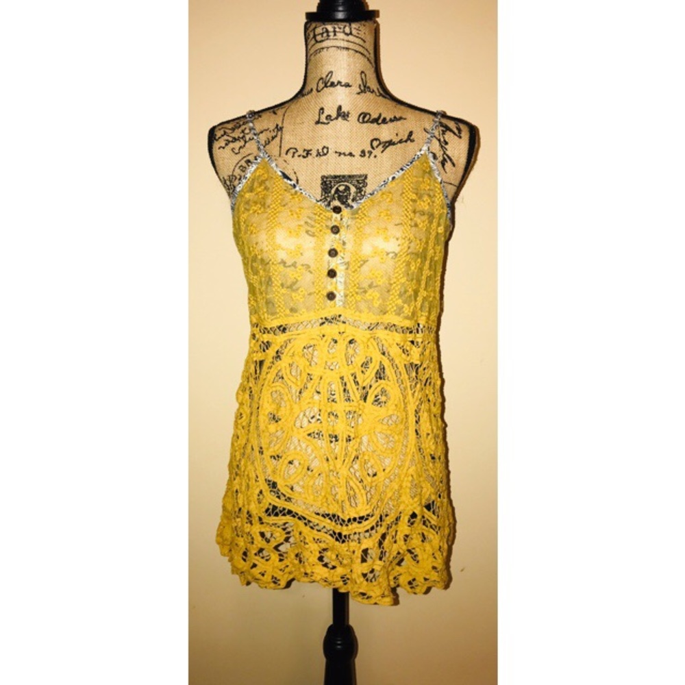 Lace Gimmicks by BKE strap Tank